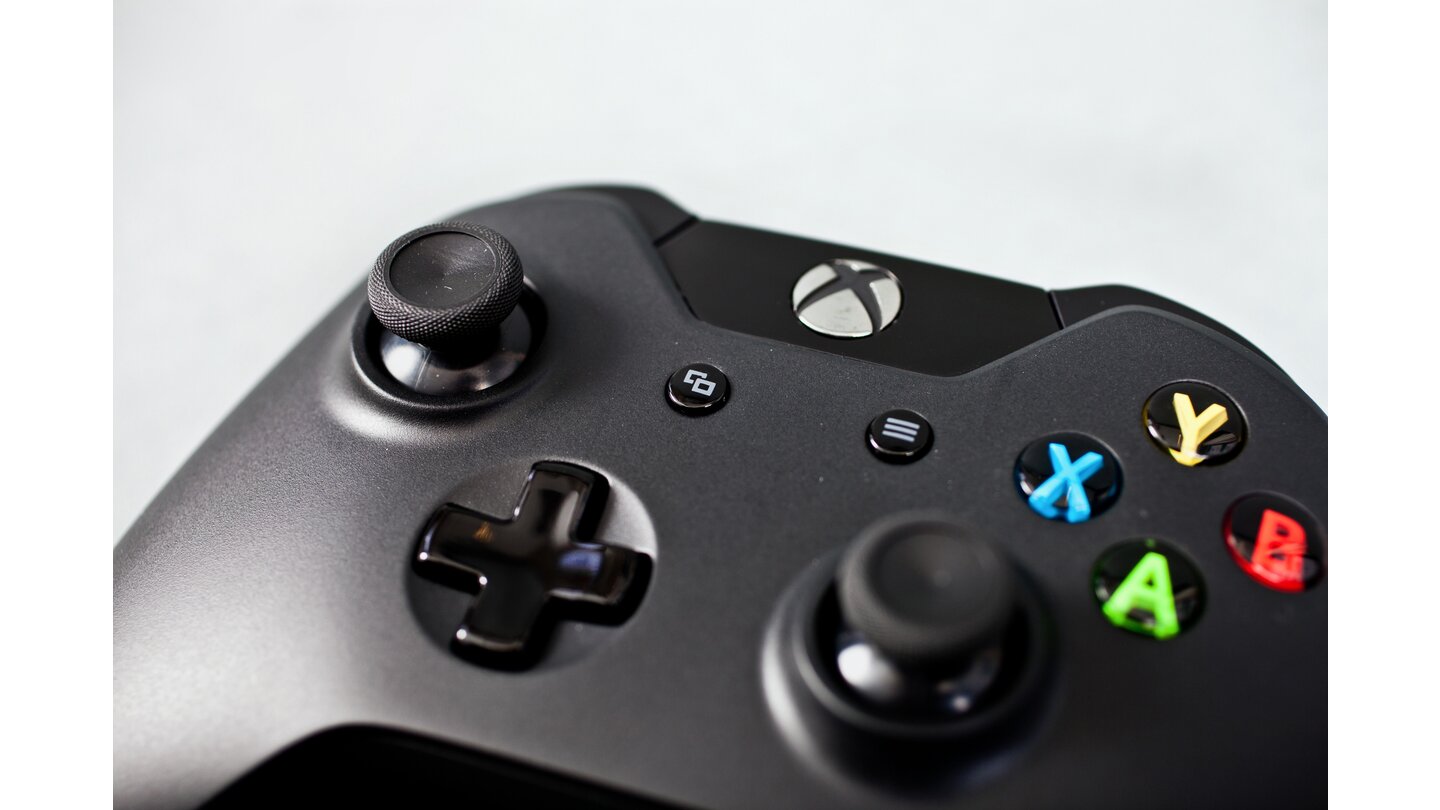 Xbox OneDie neue Force-Feedback-Funktion in den Triggertasten soll die haptische Erfahrung beim Spielen deutlich aufwerten.
