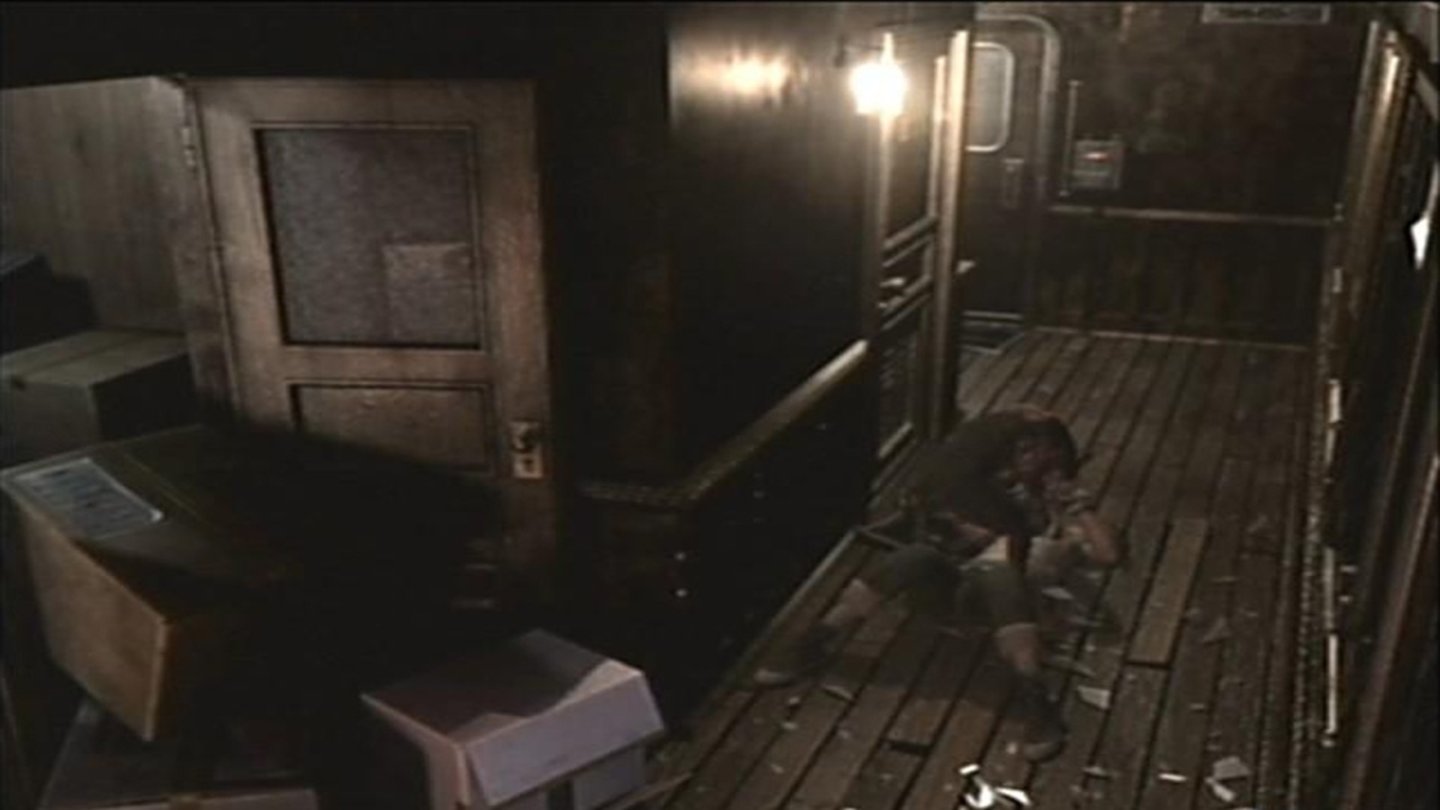 Resident Evil Zero (2002) 2002 veröffentlicht Capcom Resident Evil Zero für den GameCube. Die Handlung ist vor der des ersten Teils angesiedelt und dreht sich um die Erkundungsmission des Bravo-Teams. Eine Besonderheit von Zero ist die gleichzeitige Kontrolle von zwei Hauptfiguren – Rebecca Chambers und Billy Coen. Während wir einen Charakter direkt steuern, übernimmt die KI den anderen und begleitet uns durch die Räume des Anwesens – die Rätseleinlagen sind speziell an Lösungen für zwei Figuren angepasst. Eine Neuauflage für die Wii kommt 2009 als Resident Evil Archives: Resident Evil 0 auf den Markt.