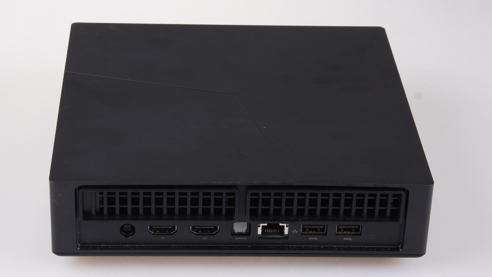 Auf der Rückseite der Alienware Alpha finden sich zwei USB-3.0-Ports, je ein HDMI-Ein- und -Ausgang, der Ethernet-Port sowie der Strom- und SPDIF-Anschluss.