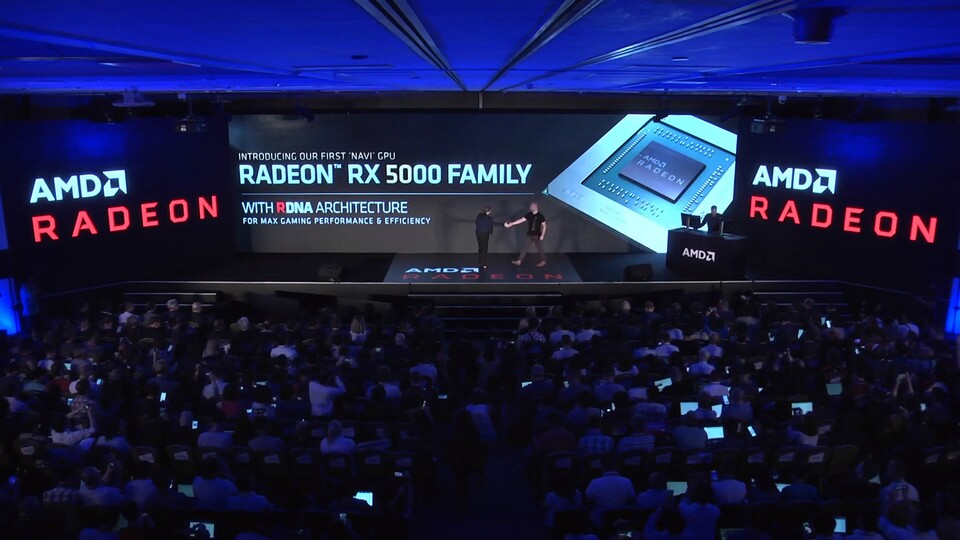 AMD hat die neue Radeon RX 5000 Serie aka Navi angekündigt - die 5000 soll dabei laut AMD-Chefin Lisa Su eine Referenz an AMDs 50jähriges Bestehen dieses Jahr sein.