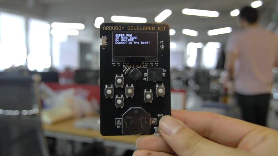 Arduboy - Entwicklervideo zeigt Prototyp der Mini-Spielkonsole