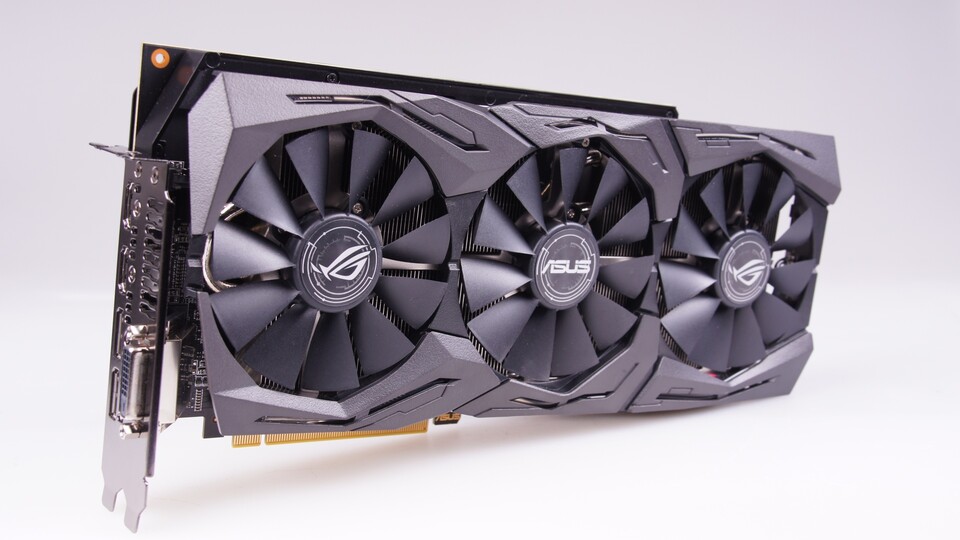 Asus will die Radeon RX Vega 56 ROG Strix OC mithilfe der DirectCU III-Kühlung leise und kühl halten.