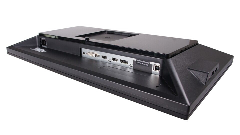 Der Monitor von Benq hat alle wichtigen aktuellen Anschlüsse wie DisplayPort, HDMI und DVI zu bieten, an der Seite sind außerdem zwei USB-Ports untergebracht.