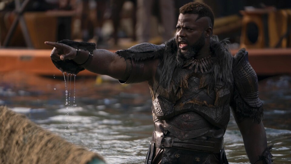 MBaku (Winston Duke) ist das heimliche Highlight von Black Panther: Wakanda Forever und gleichzeitig ein Sinnbild dafür, wie TChalla (Chadwick Boseman) sein Königreich geprägt hat. Bildquelle: DisneyMarvel Studios