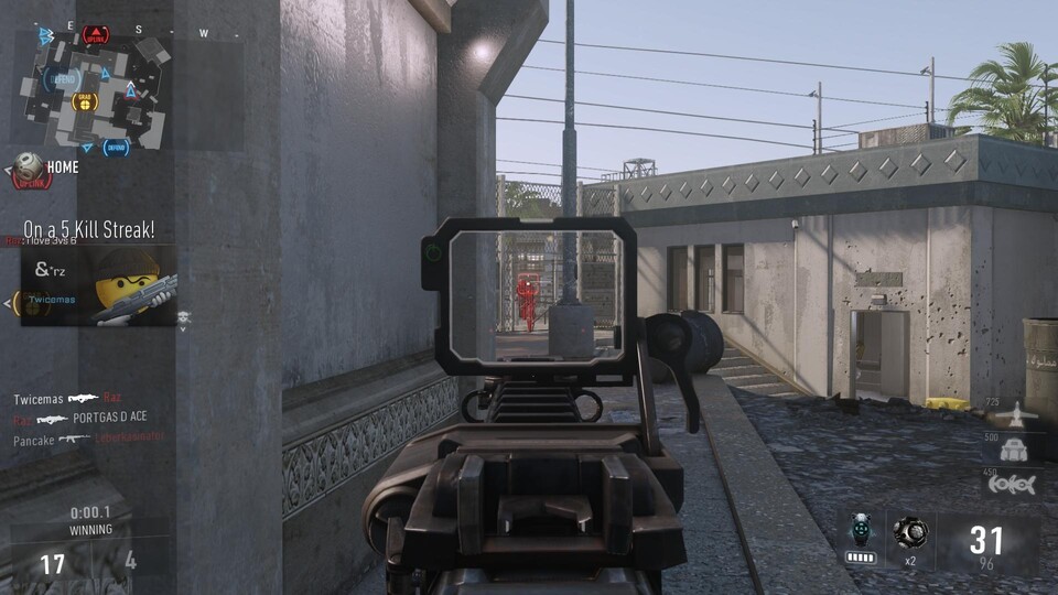 In Black Ops 2 hat das Tracker-Visier ein extrem eingeschränktes Sichtfeld, um die Balance zu garantieren - in Advanced Warfare sehen wir unsere Umgebung hingegen perfekt, die Visierung hat schlicht keinen Nachteil.