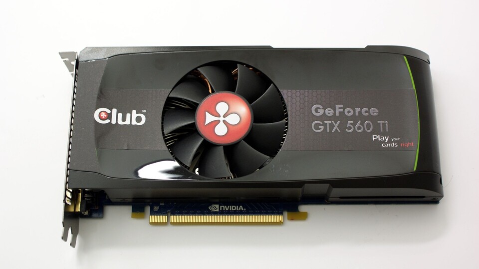 Die Club 3D Geforce GTX 560 Ti vertraut voll auf das Referenzdesign von Nvidia - sowohl bei der Optik als auch bei der Leistung.