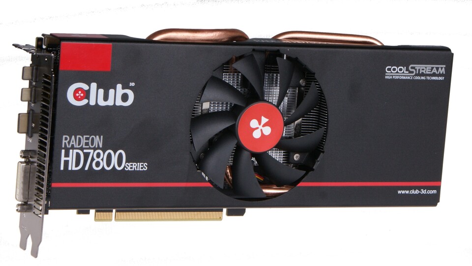 Von außen ist der Club 3D Radeon HD 7870 Joker nicht anzuerkennen, dass sie technisch eine Mischung aus Radeon HD 7870 und HD 7950 ist.