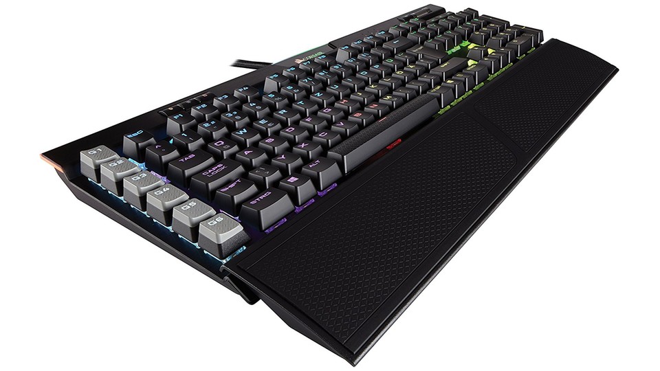 Corsairs K95 RGB Platinum gehört zu den teuersten Gaming-Tastaturen – für wen lohnen sich die 200 Euro?