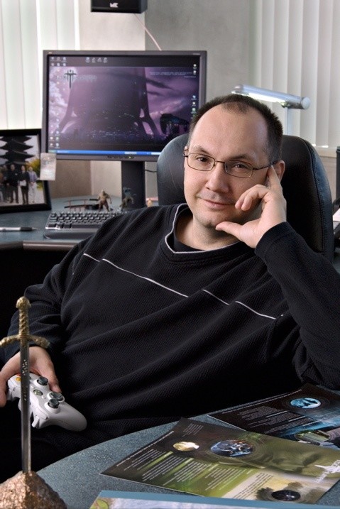 Denis Dyack, Gründer des Entwickler-Studios Silicon Knights steht Social-Games kritisch gegenüber.