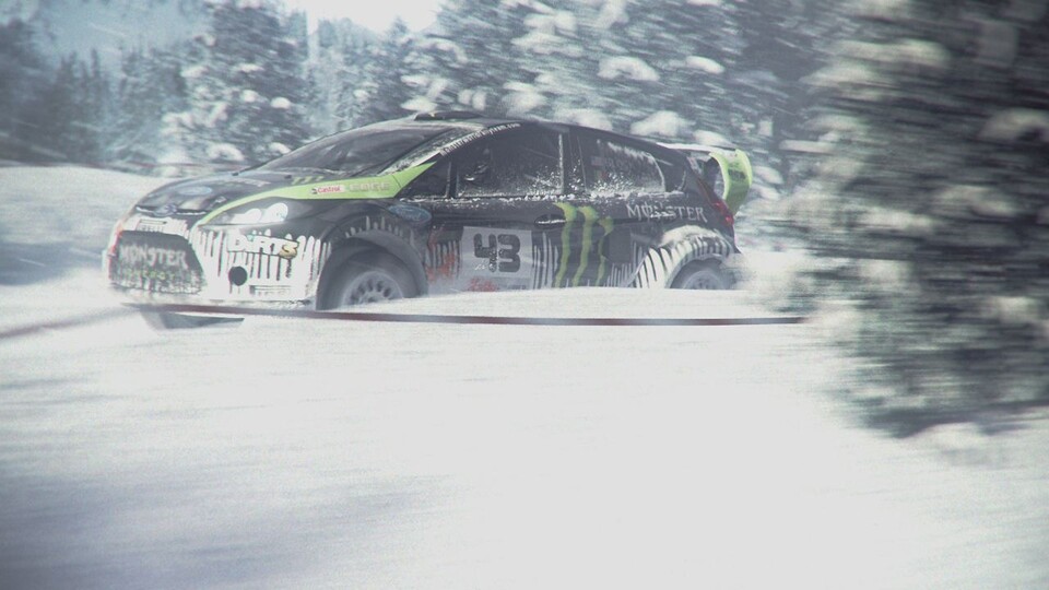 Schnee bleibt nicht nur auf dem Auto haften, sondern beeinflusst auch das Fahrverhalten.