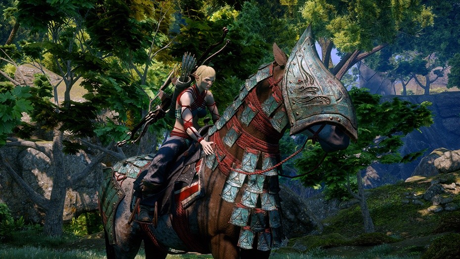 Das »Beute der Qunari«-Inhaltspack für Dragon Age: Inquisition bringt unter anderem eine Pferderüstung mit sich. 
