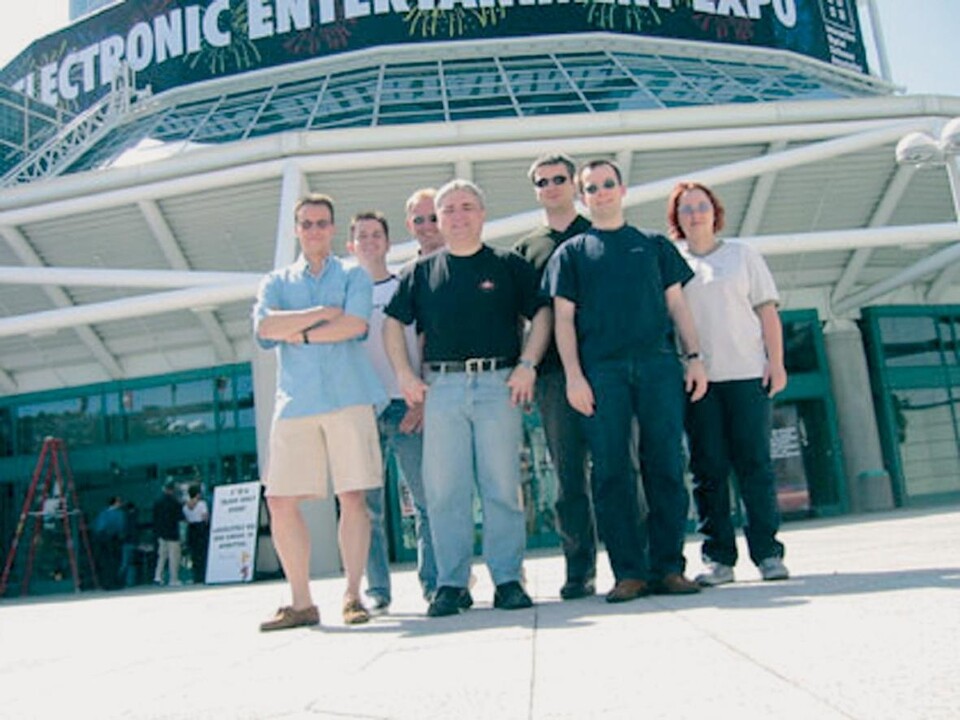 Unser E3-Team, von links: Jörg Spormann, Heiko Klinge, Frank Maier, Mick Schnelle, Gunnar Lott, Jörg Langer sowie Petra Schmitz. Das Bild entstand direkt vor dem Haupteingang.