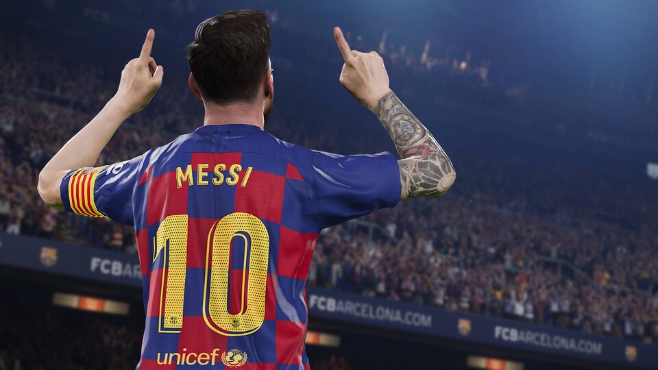 Auch Messi preist den Fußballgott, denn ab sofort gibt es das neue PES.