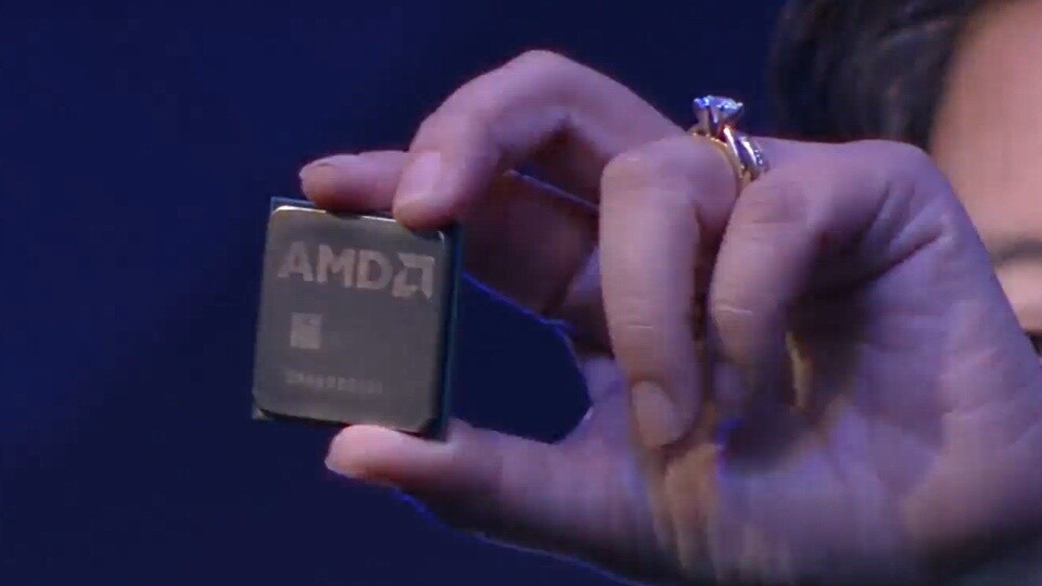Ein Sample von AMDs Zen auf der Computex, gehalten von CEO Lisa Su.
