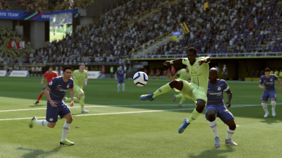 FIFA 19 bietet einen Haufen neuer Bewegungsanimationen, sodass es häufiger zu spektakulären Abschlüssen wie Fallrück- oder Seitfallziehern kommt.