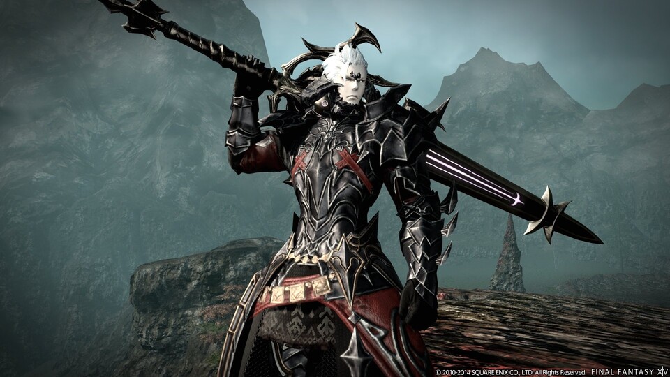 Final Fantasy 14 - Heavensward: Nein, das ist kein neuer Gegenspieler, sondern ein Au Ra in der wuchtigen Rüstung des Dunkelritters. Die neue Tank-Klasse dürfte bei den Spielern sehr populär werden. 