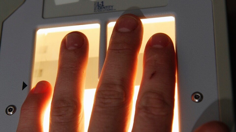 Fingerabdruck-Scanner sind heutzutage in kleiner Version in vielen Notebooks und Smartphones zu finden. (Bildquelle: gemeinfrei)