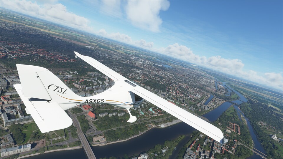 Unser manueller Übungsflug im Microsoft Flight Simulator führt uns über Magdeburg. Im Guide erklären wir euch, wie ihr mit manueller Navigation sicher ans Ziel kommt.