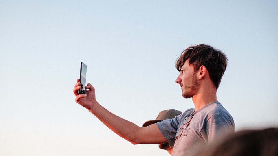 Mit Samsungs neuer Galaxy-Generation könnten eure Selfies noch besser werden. Quelle: Unsplash