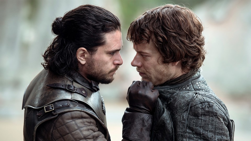 Und dann ist da noch Theon. Der trifft auf Drachenstein überraschend auf Jon und überlebt diese Begegnung nur, weil er Sansa gerettet hat.