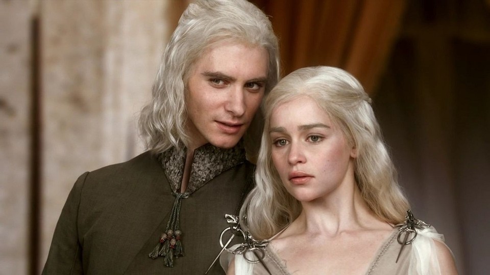 Viserys Targaryen, gespielt von Harry Lloyd, mit seiner Schwester Daenarys.
