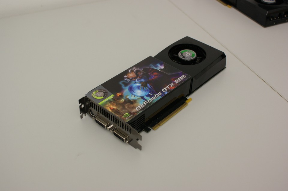 Die von Haus übertaktete Geforce GTX 285 Exo ist einer der aktuell günstigsten Karten mit Nvidias neuem GT200b-Prozessor.