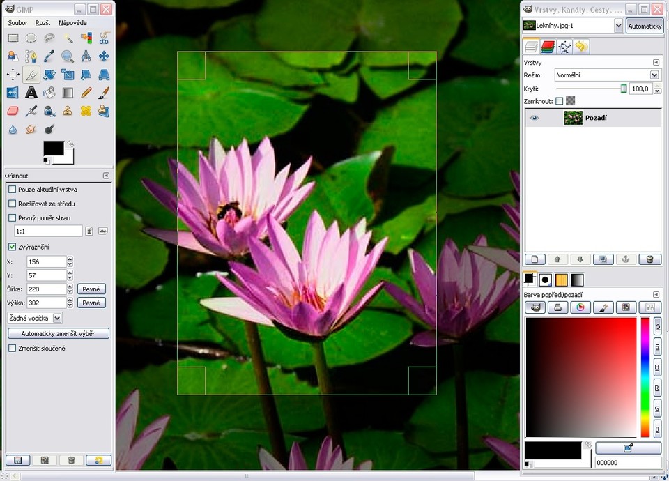 Gimp ist eine kostenlose Alternative zu Photoshop. Der Name steht dabei für »GNU Image Manipulation Program«. Es bietet sehr viele Funktionen der teuren Adobe-Software, beispielsweise Werkzeuge für Auswahl und Montage, Retusche oder Bildkorrekturen. Die Bedienung war früher etwas gewöhnungsbedürftig, verbessert sich mit den neuen Versionen aber zusehends.