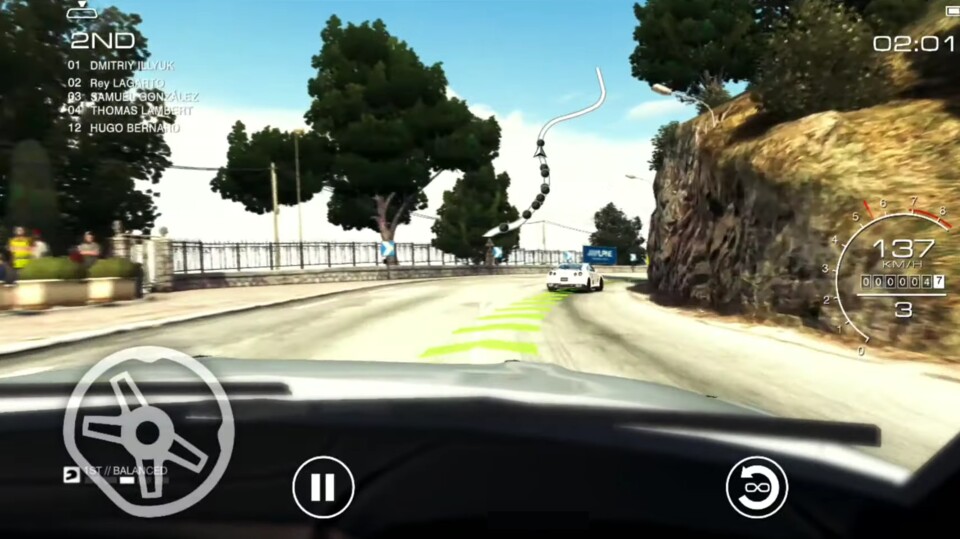 Mit Grid Autosport könnt ihr auf dem Smartphone eure Runden drehen.