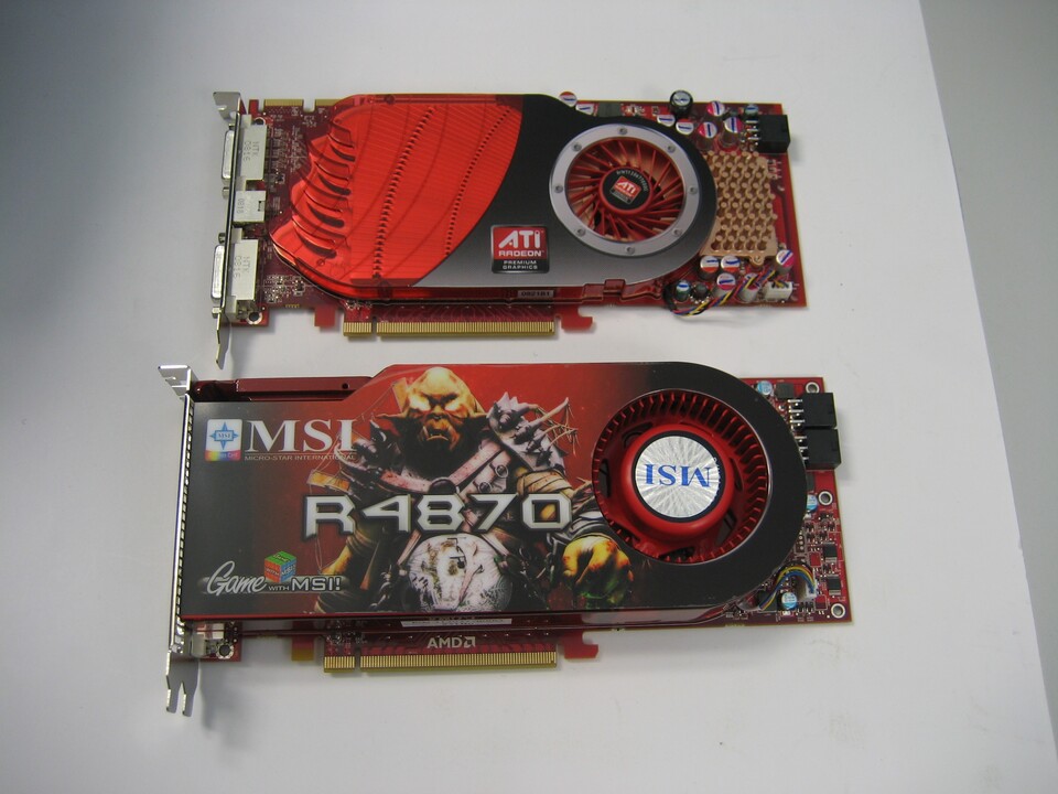 Im Vergleich zur Radeon HD 4850 wirkt die 4870 geradezu wuchtig.