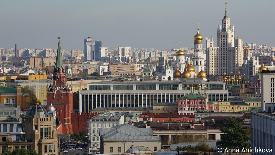 Moskau, die russische Hauptstadt, verbindet sowjetische Tradition mit westlicher Moderne und gilt dennoch gerade in den USA immer noch als Sinnbild für den ideologischen Feind. 