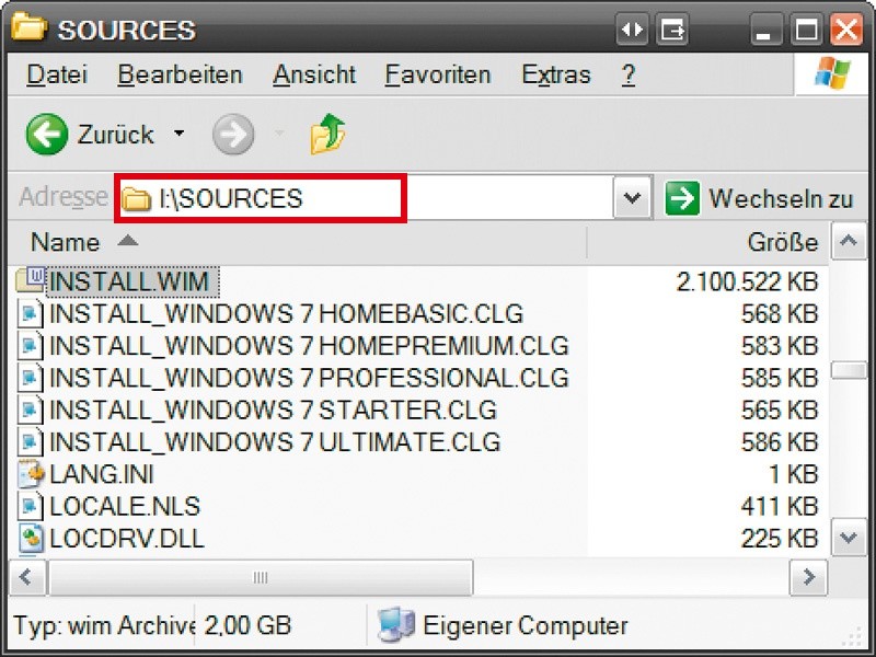 Um zu überprüfen, ob Ihrem PC eine vollwertige Windows-7-DVD beiliegt, suchen Sie nach dem Ordner „Sources“. Falls er vorhanden ist, öffnen Sie ihn.