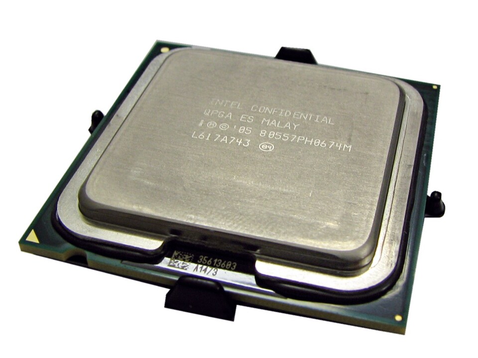 Der QX9770 ist die absolut schnellste Spiele-CPU – und für voraussichtlich 1.400 Euro ein extrem teures Prestigeobjekt, dessen Preis in keinem Verhältnis zur Leistung steht.