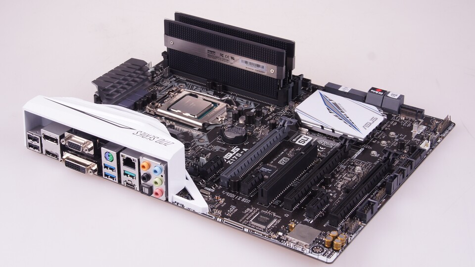 Für die Benchmarks der Skylake-Prozessoren verwenden wir das Asus-Mainboard Z170-A mit DDR4-3000-RAm von Klevv.