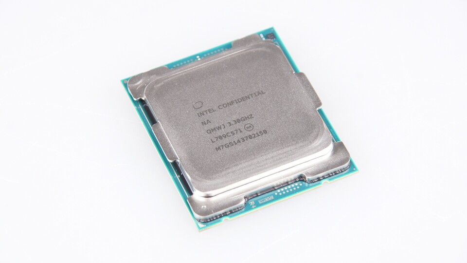 Intels Core i9 7900X wird als kurzzeitiges Topmodell der Desktop-CPUs bei Intel vom i9 7920X abgelöst.
