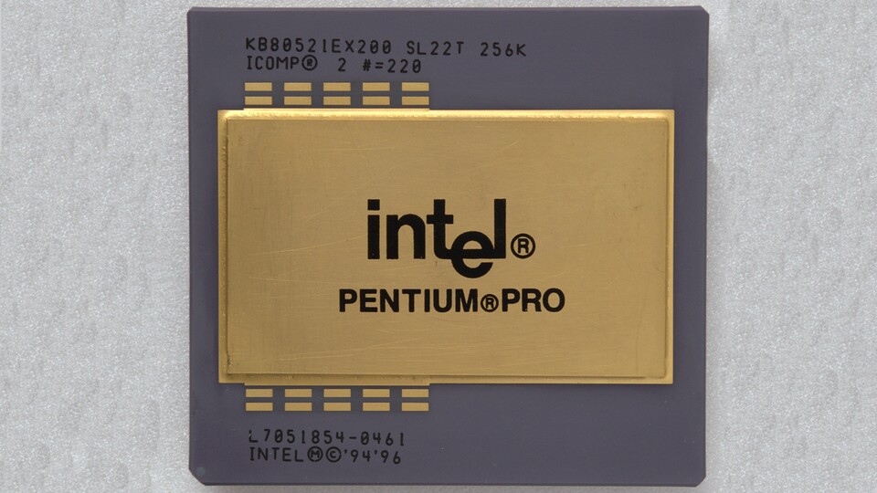Wegen dem vergleichsweise hohen Goldanteil erzielen alte Pentium Pros noch etwas höhere Preise als andere Prozessoren dieser Generation. (Bildquelle: Rainer Knäpper)