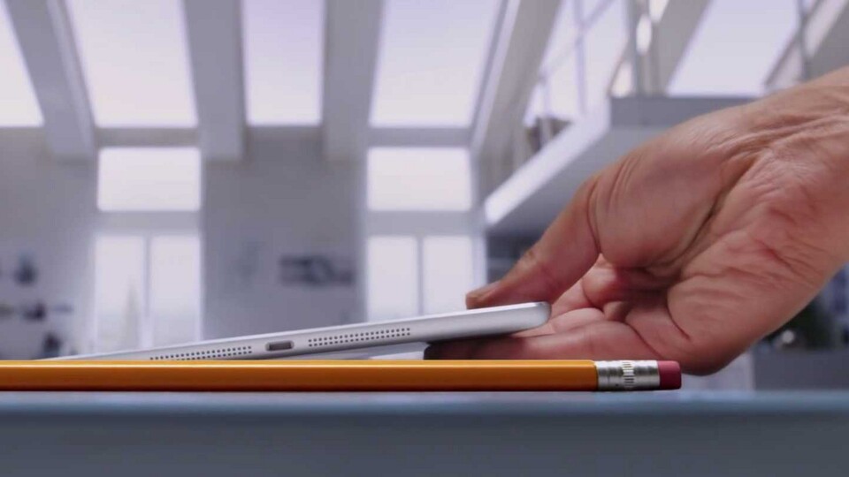 Apple bewirbt das iPad Air besonders mit dessen noch dünneren Format. Das Uni-Body-Gehäuse ist gerade einmal 7,5 Millimeter dick.