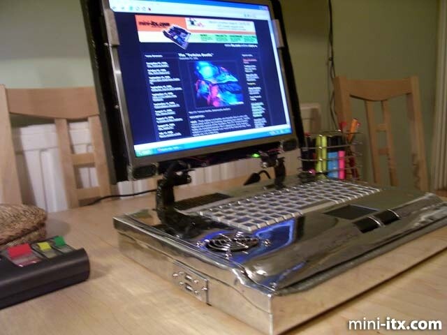 Der selbsgebaute ITX-Laptop.