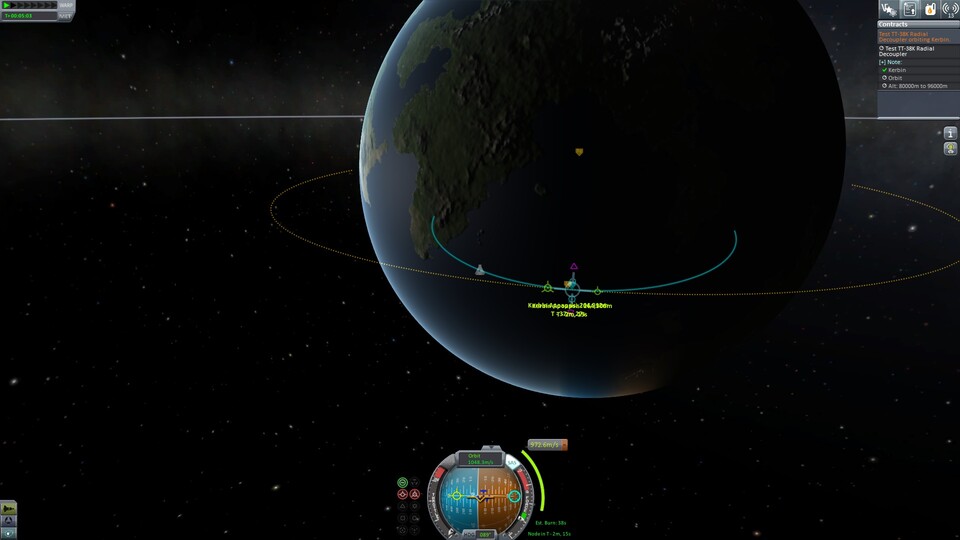 Kerbal Space Program : Mit einem Klick auf unseren blauen Orbit richten wir Manöver ein. Die gestrichelte Linie zeigt die neue geplante Route vorab an.