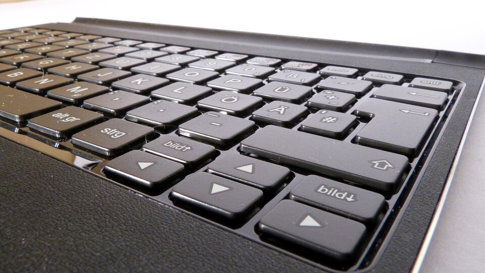 Das Keyboard bietet angesichts der flachen Höhe und geringen Größe ein sehr gutes Schreibgefühl.