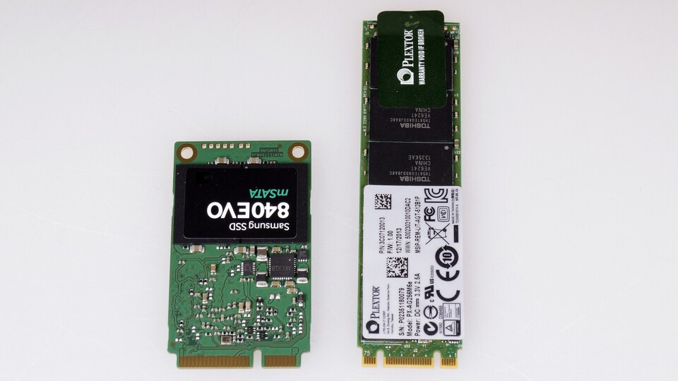 Der ältere mSATA-Anschluss (links) wird durch den neuen M.2-SATA-Port ersetzt – für Desktop-PCs sind die entsprechenden Mini-SSDs aber größtenteils uninteressant, da sie mehr kosten als die Standard-SSDs im 2,5-Zoll-Format.