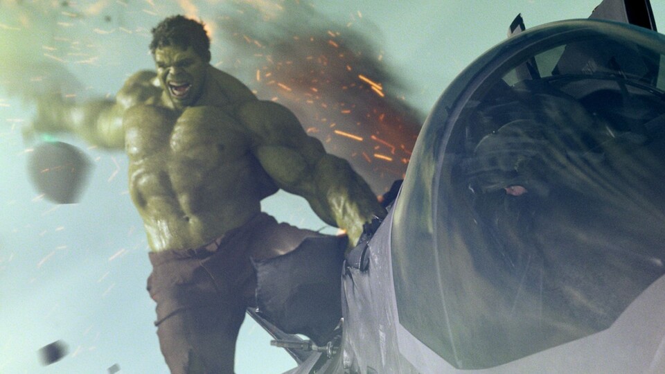 Der Hulk (Mark Ruffalo) pflückt einen Düsenjet aus der Luft.