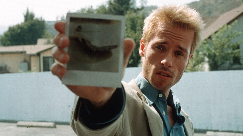 Christopher Nolans Kinofilm Memento mit Guy Pearce erhält ein Remake.