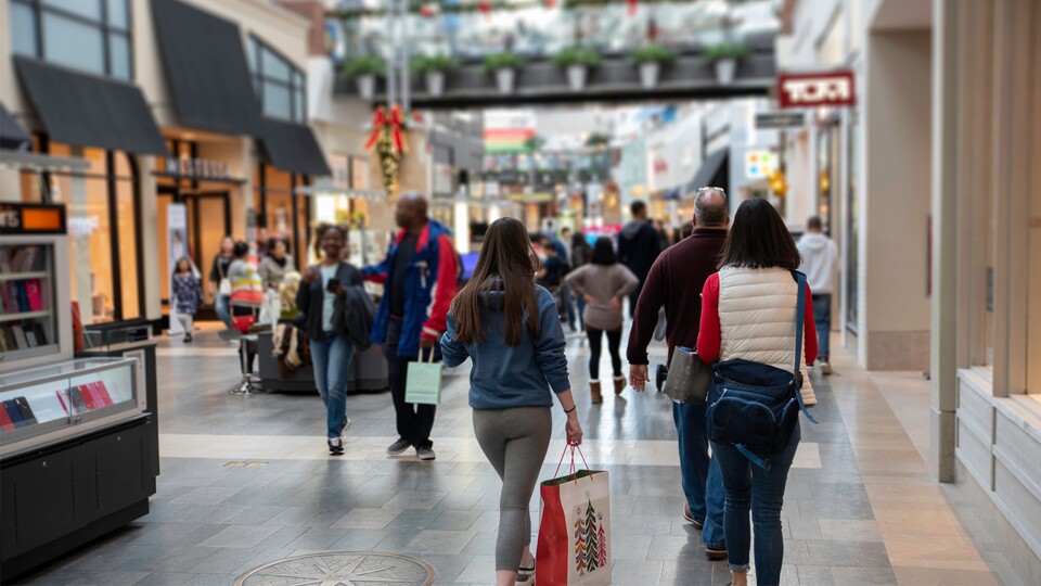 Equally ob Einkaufszentrum, Fußgängerzone or online: Black Friday findet überall statt. (Image: Sharkshock - Adobe Stock)