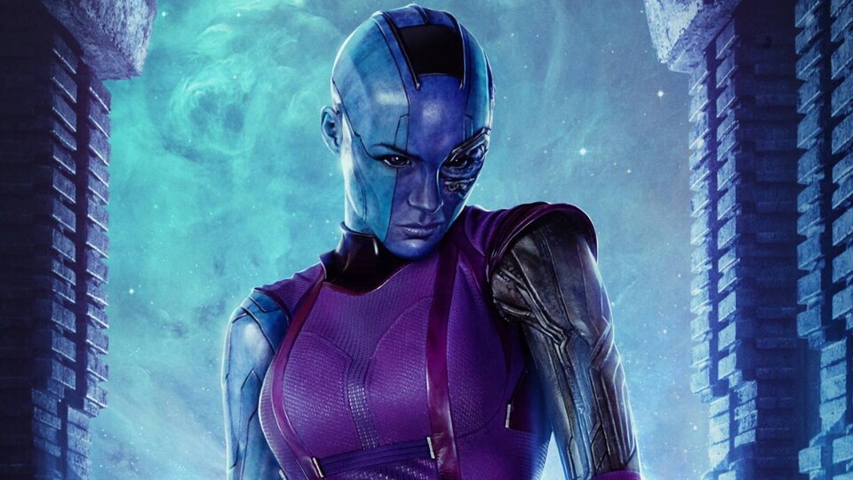Nebula stand stets im Schatten ihrer Adoptivschwester Gamora. Und das ließ sie Oberschurke Thanos auch spüren. Bildquelle: Disney/Marvel Studios