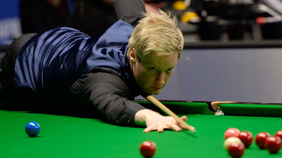 Neil Robertson am Snooker-Tisch (Quelle: DerHexer, Wikimedia Commons, CC-by-sa 4.0)