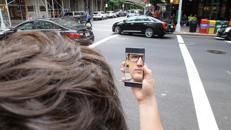 Das NoPhone mit Selfie-Upgrade sieht täuschend echt aus. (Quelle: Kickstarter)