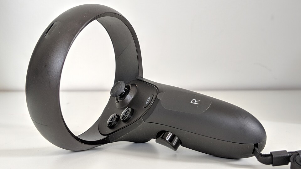 Die beiden Oculus Quest Touch Controller können auch einzelne Fingerbewegungen wie einen ausgestreckten Zeigefinger erfassen.