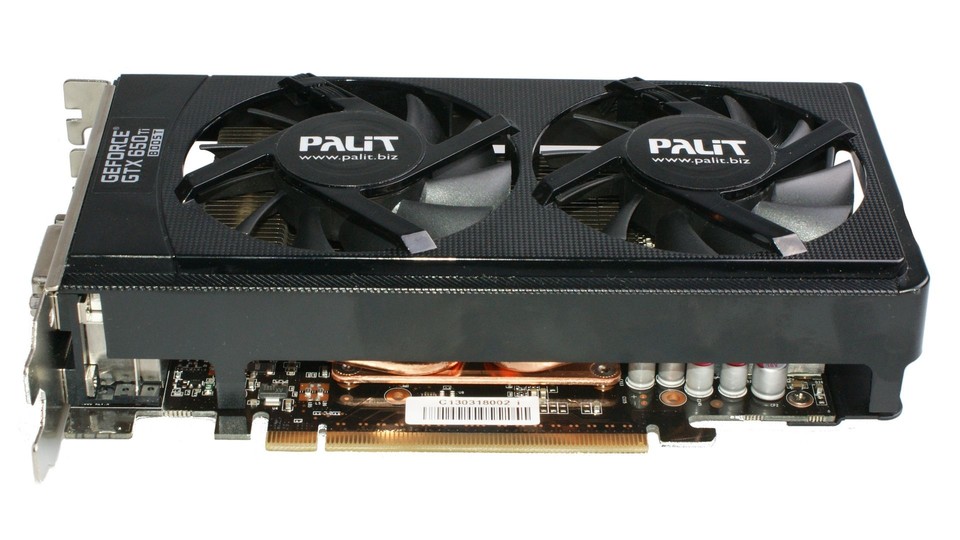 Die übertaktete Palit Geforce GTX 650 Ti Boost OC beeindruckt weniger durch eine gesteigerte Leistung, als vielmehr mit einem wesentlich leiseren und effizienteren Kühler. 