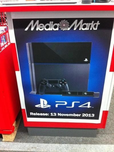 Dieses Foto kursiert derzeit im Netz. Das Plakat legt den Release der PS4 auf den 13. November fest.