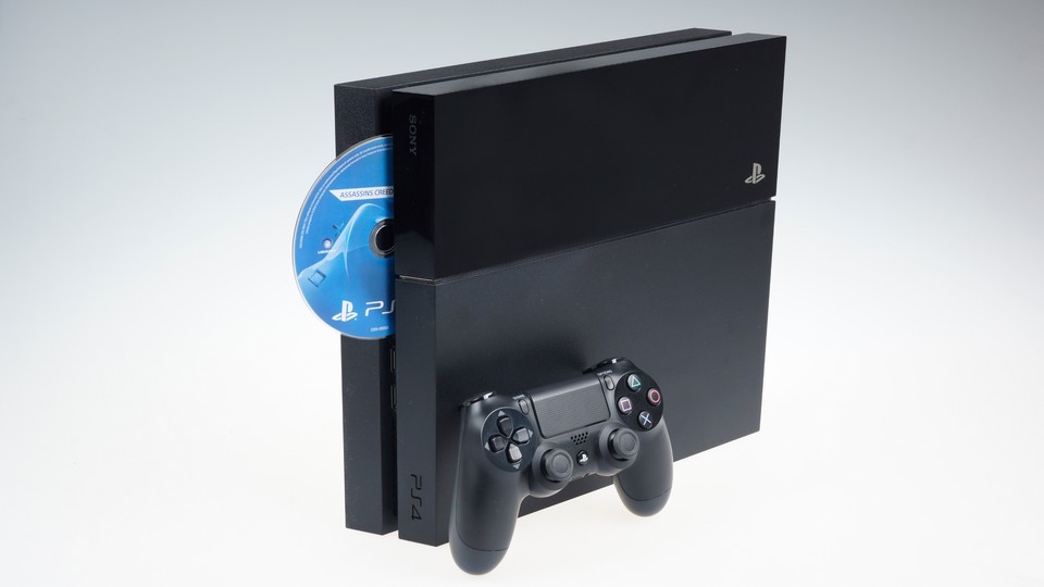 Sie können die PS4 im Gegensatz zur Xbox One auf Wunsch auch vertikal aufstellen. 